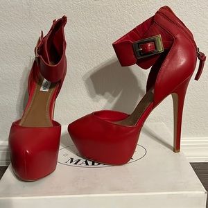 Steve Madden Red Pumps